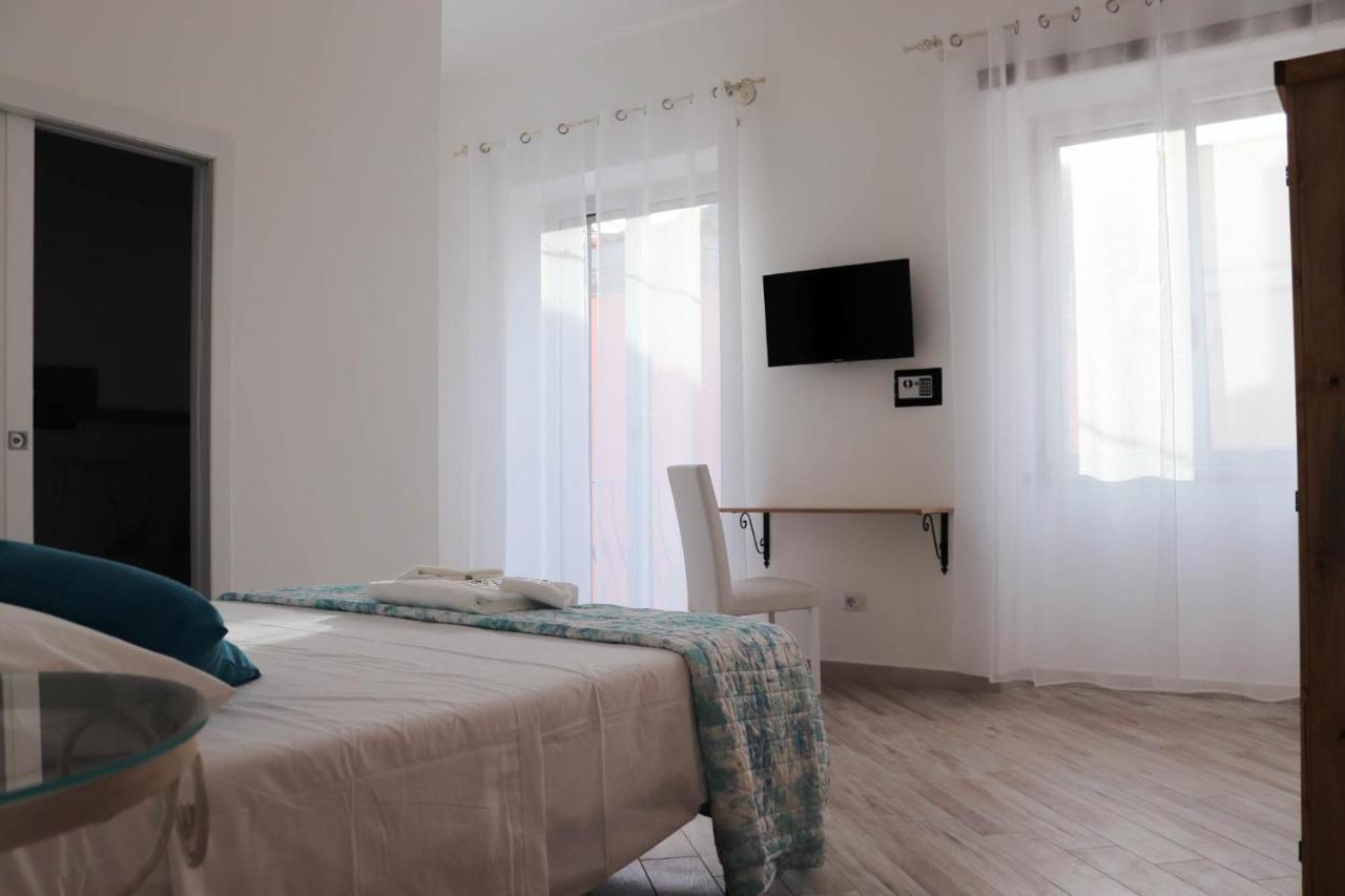 Clelia'S Boutique Rooms & Suites 马达莱纳 外观 照片