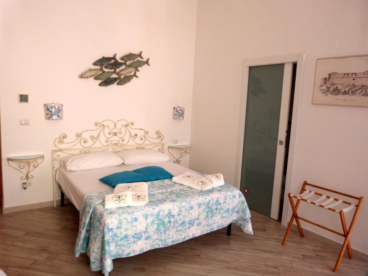 Clelia'S Boutique Rooms & Suites 马达莱纳 外观 照片