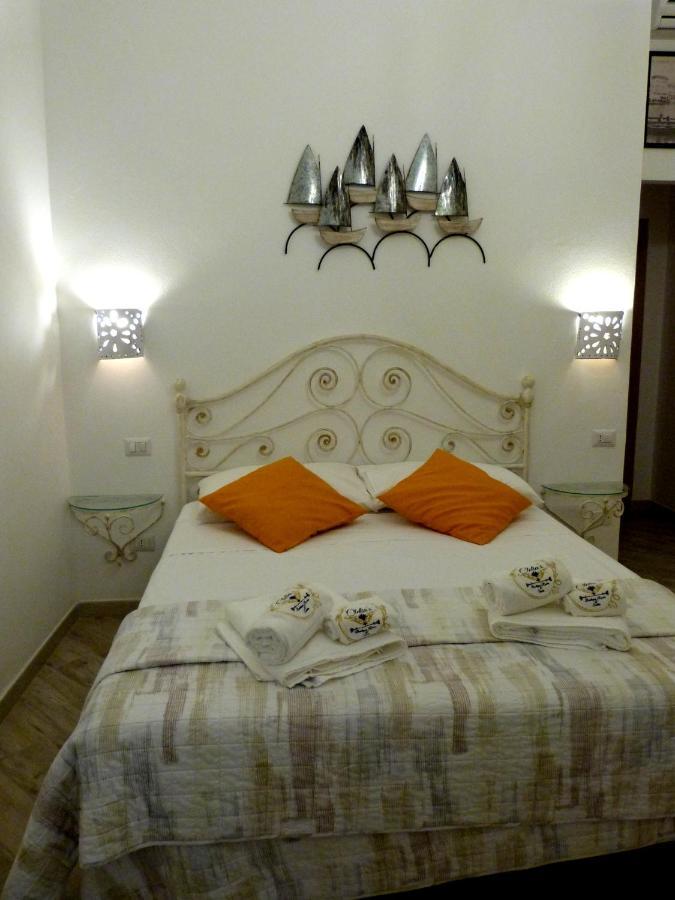 Clelia'S Boutique Rooms & Suites 马达莱纳 外观 照片