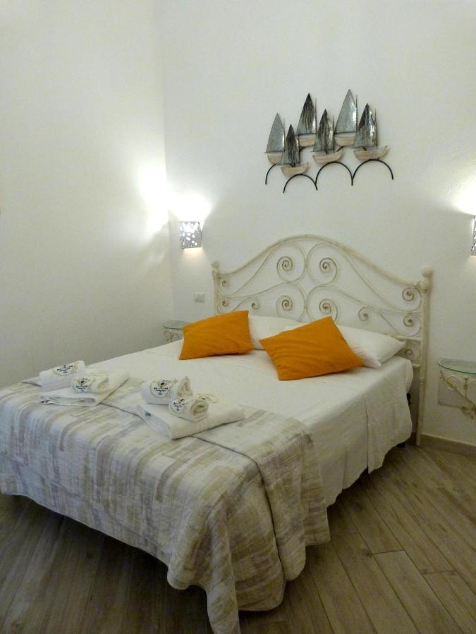 Clelia'S Boutique Rooms & Suites 马达莱纳 外观 照片