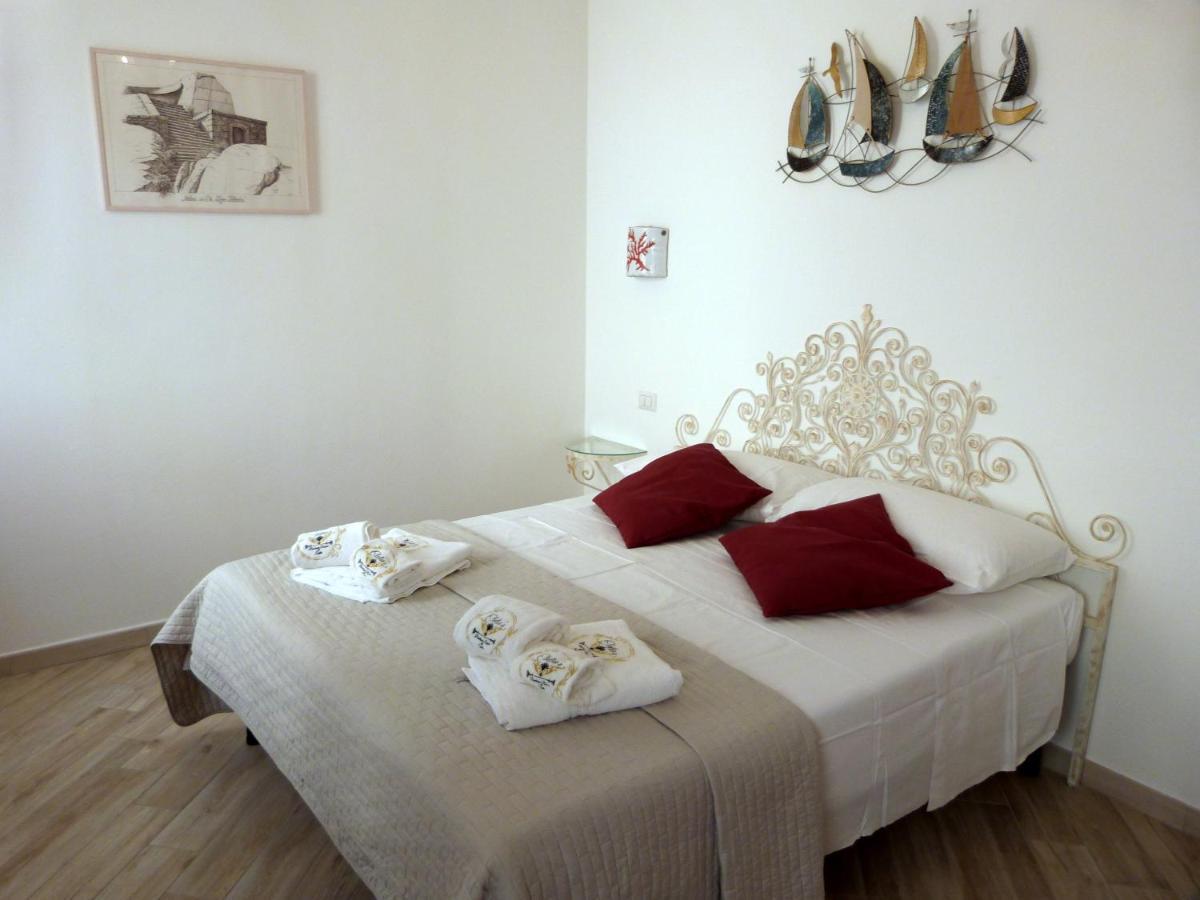 Clelia'S Boutique Rooms & Suites 马达莱纳 外观 照片