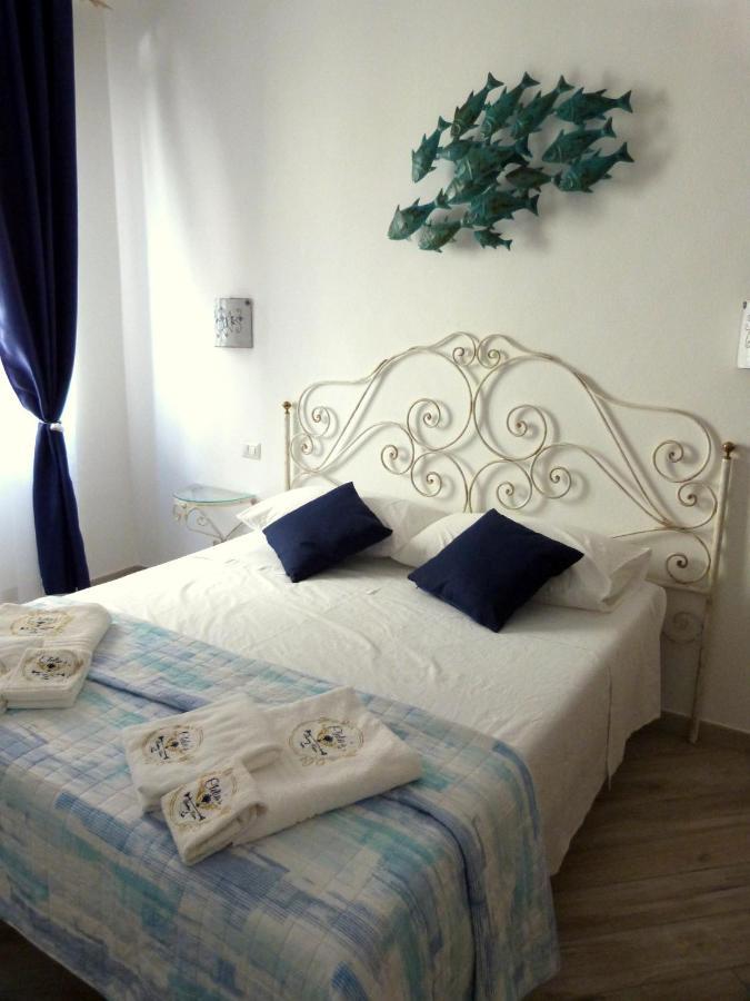 Clelia'S Boutique Rooms & Suites 马达莱纳 外观 照片