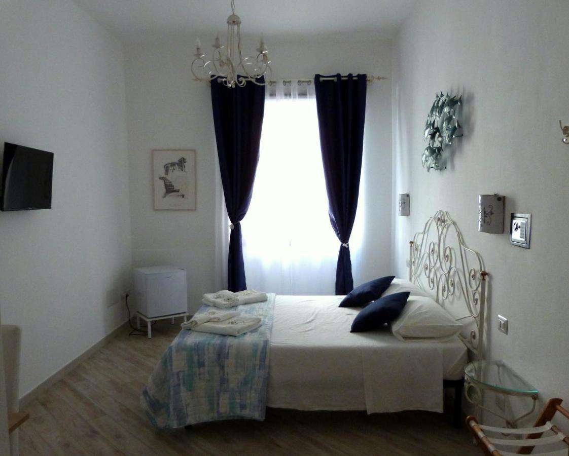Clelia'S Boutique Rooms & Suites 马达莱纳 外观 照片